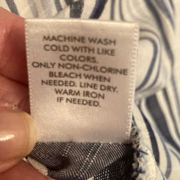 Blouse. 2X Rayon Blue/white striped. Button down, V-Neck with flouncy 3/4 sleeve - Picture 12 of 12